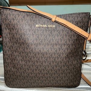 Michael Kors cross body purse